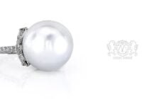 Leon Megé bespoke right-hand ring with a South Sea pearl on a bed of white diamonds r7649