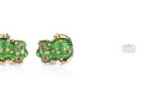 Leon Megé hand-carved 18K gold frog cufflinks with green enamel and ruby eyes c0005